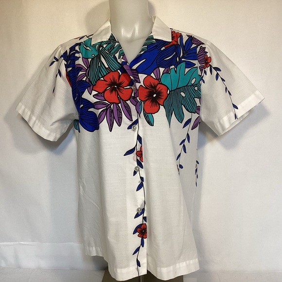 Hilo Hattie Tops - Vintage 80s Hilo Hattie Women’s Hawaiian Shirt White WithTropical Floral Design